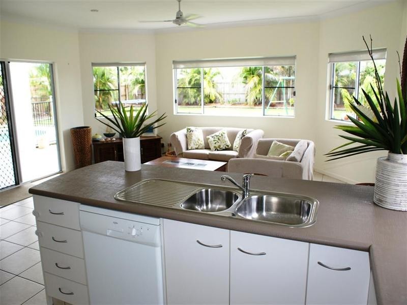 39 MIDSHIPMAN Street, South Mission QLD 4852