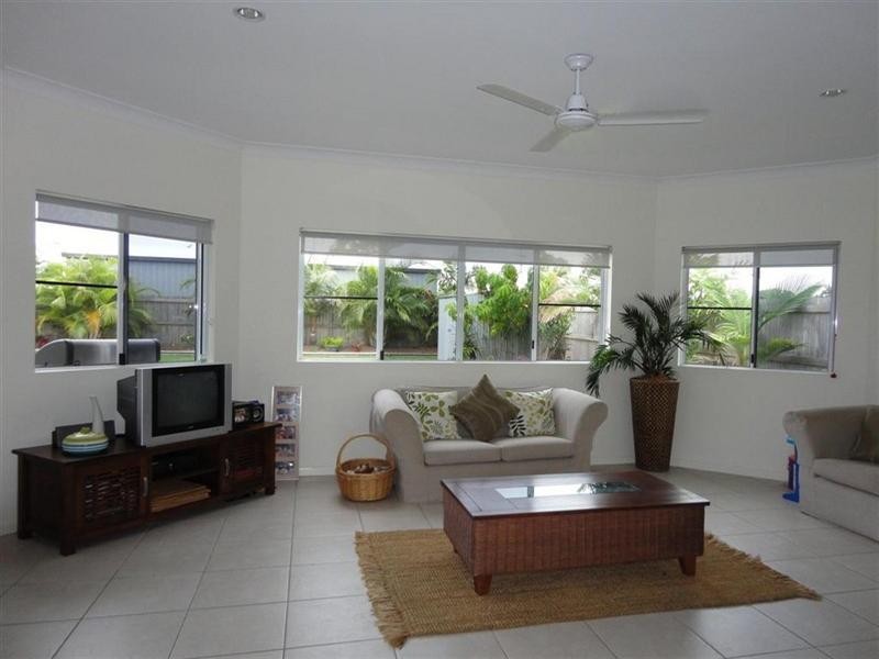 39 MIDSHIPMAN Street, South Mission QLD 4852