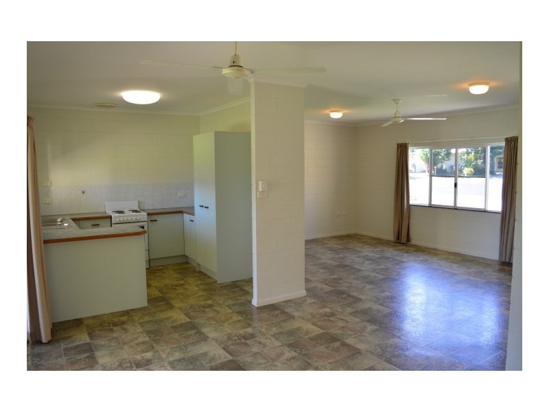 8 YAMALA Close, Mission Beach QLD 4852