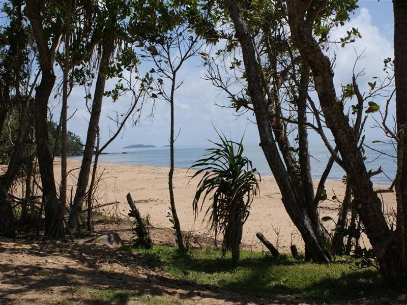 Mission Beach QLD 4852