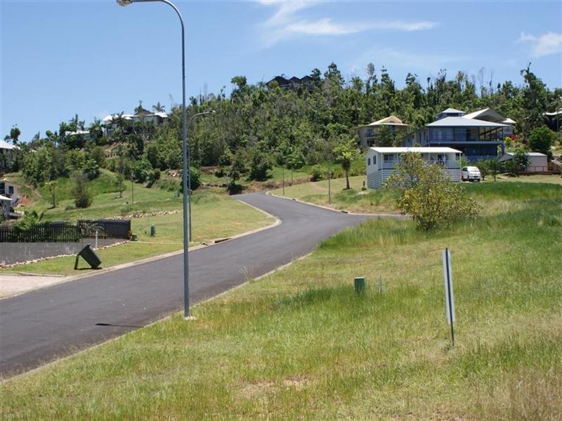 14 SPINNAKER Street, South Mission QLD 4852