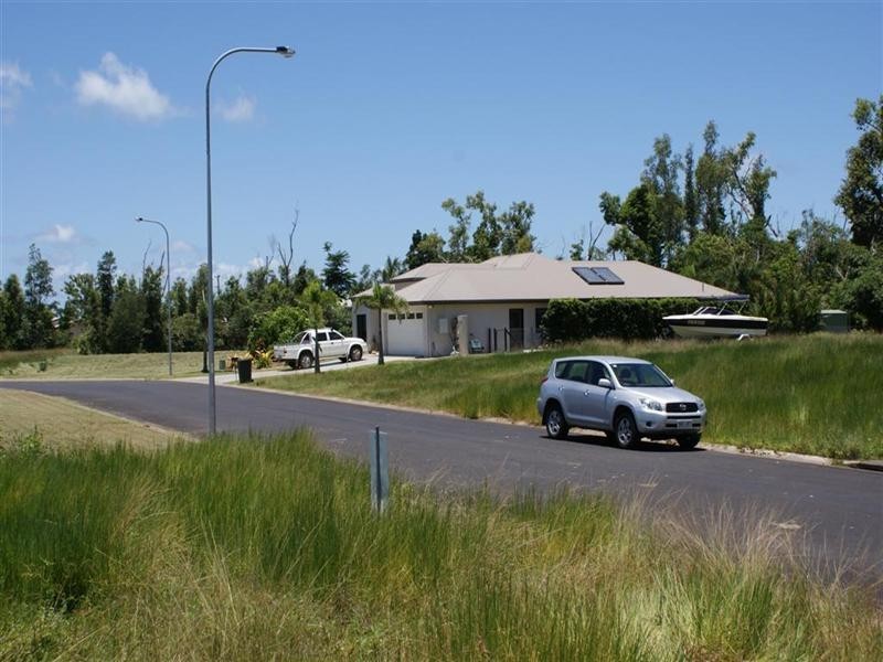 14 SPINNAKER Street, South Mission QLD 4852