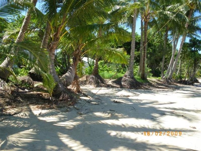 9 Donkin Lane, Mission Beach QLD 4852