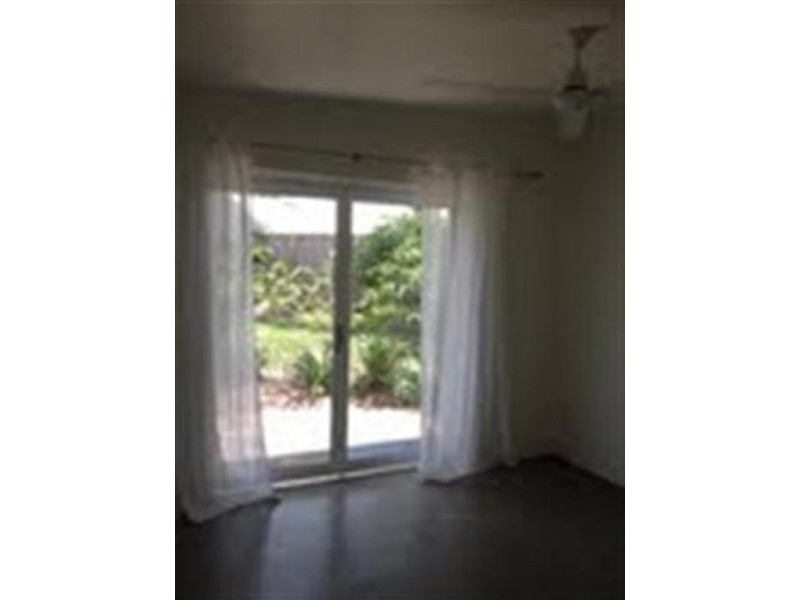 33 Pacific Parade, Mission Beach QLD 4852