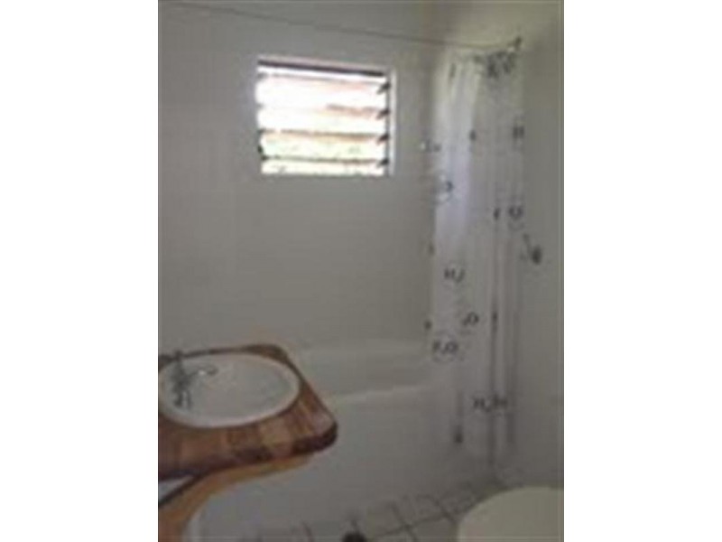 33 Pacific Parade, Mission Beach QLD 4852