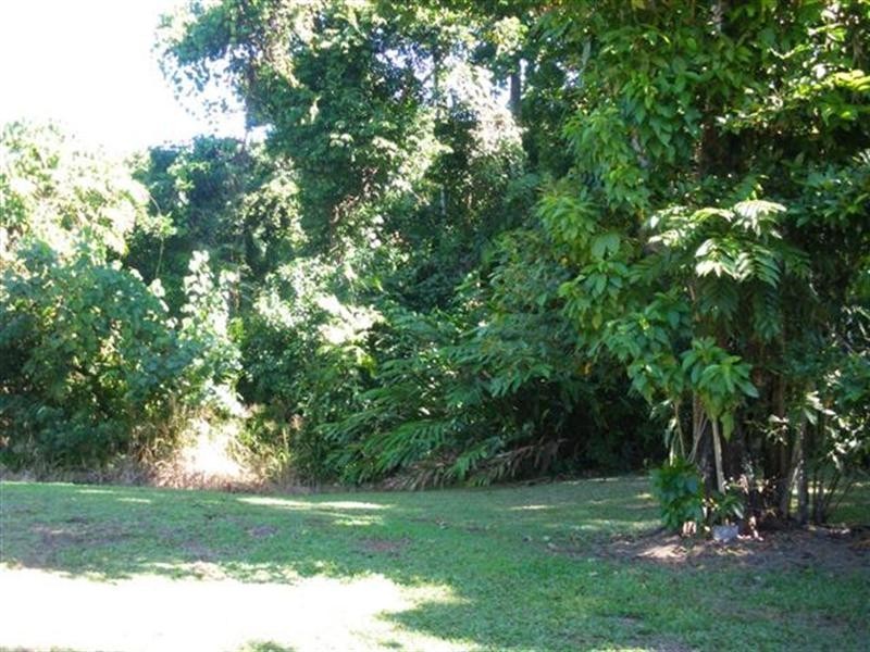 5 Plantation Drive, Bingil Bay QLD 4852