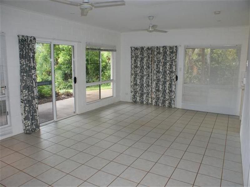 11 Royal Palm Drive, Mission Beach QLD 4852