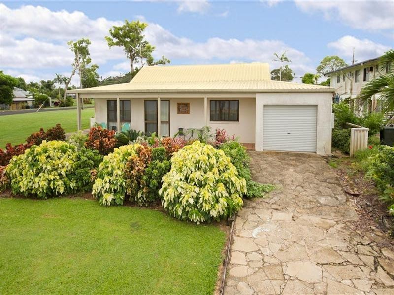 104 Kennedy Esplanade, South Mission QLD 4852