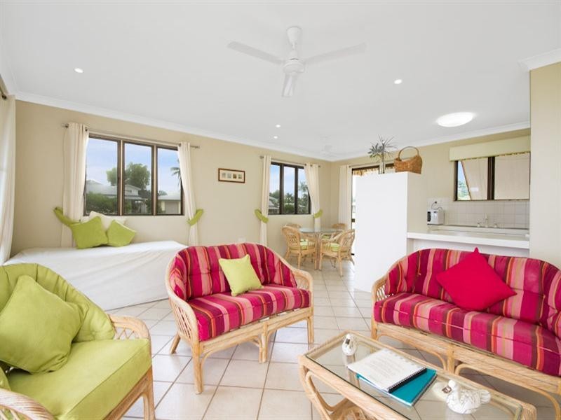 104 Kennedy Esplanade, South Mission QLD 4852