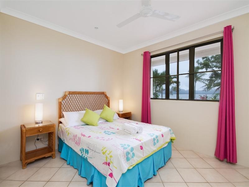 104 Kennedy Esplanade, South Mission QLD 4852