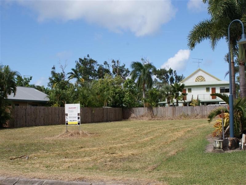48 HOLLAND Street, Wongaling Beach QLD 4852