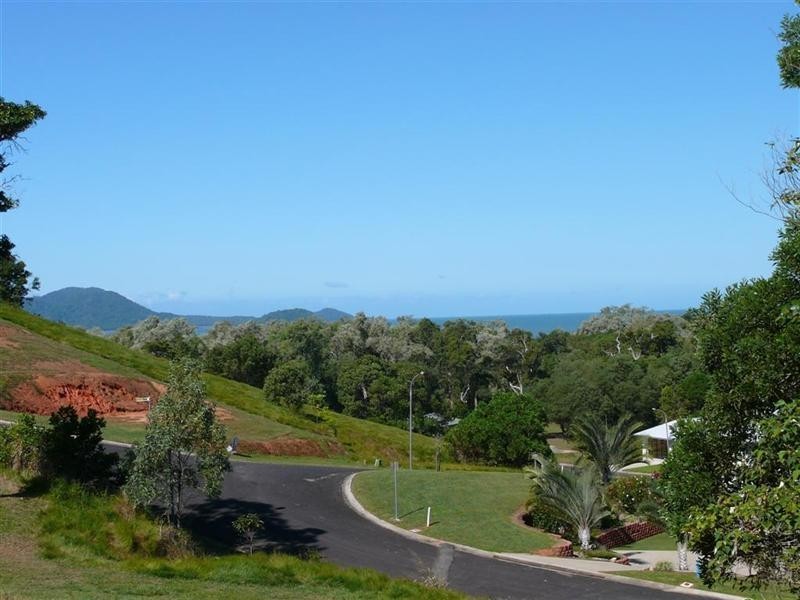 14 Bedarra Terrace, South Mission QLD 4852