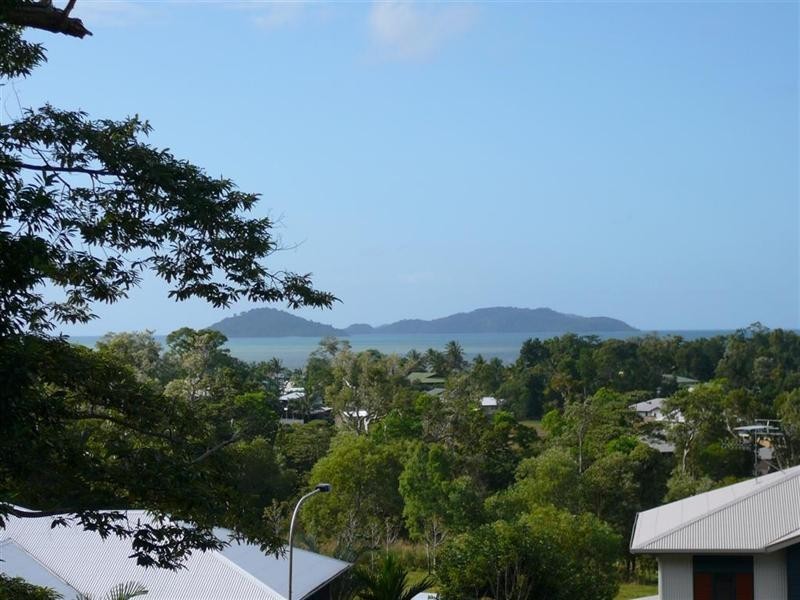 14 Bedarra Terrace, South Mission QLD 4852