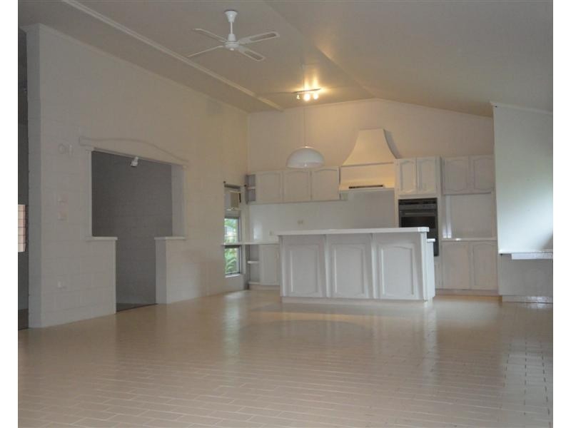 25 Porter Promenade, Mission Beach QLD 4852