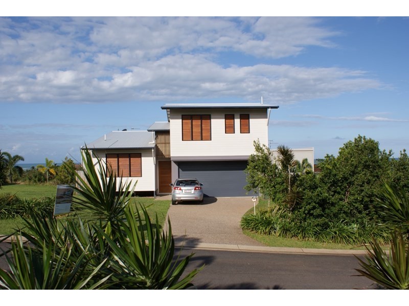 4 Rise Crescent, Mission Beach QLD 4852
