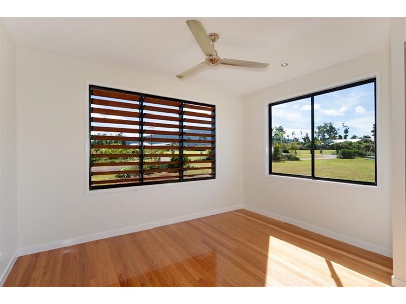 4 Rise Crescent, Mission Beach QLD 4852