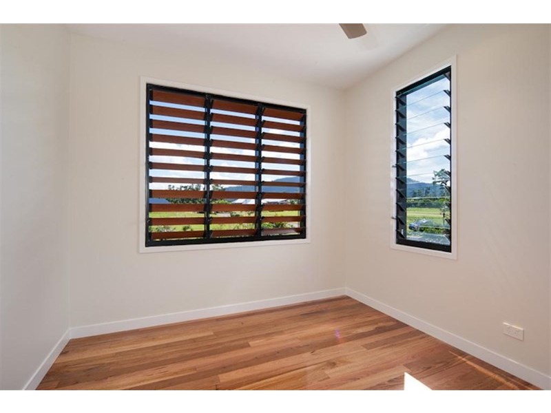 4 Rise Crescent, Mission Beach QLD 4852