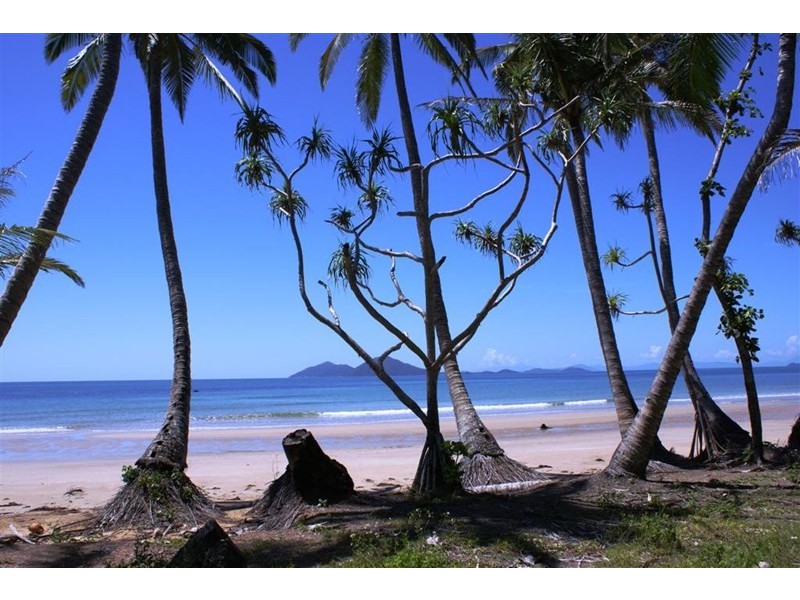 4 Rise Crescent, Mission Beach QLD 4852