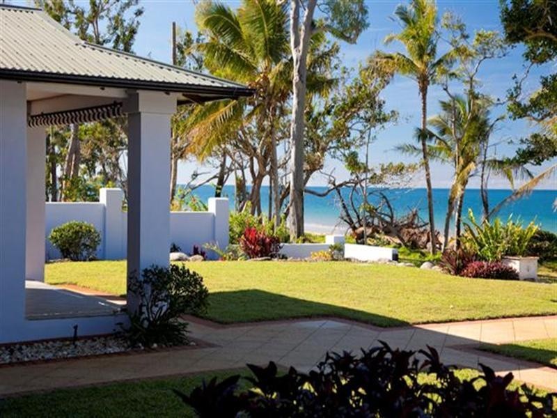 Mission Beach QLD 4852