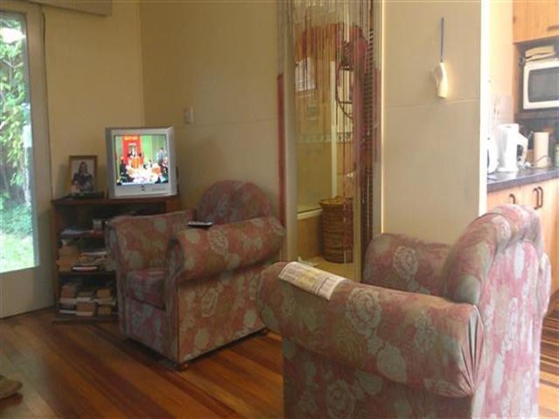 11 Endeavour Avenue, Mission Beach QLD 4852