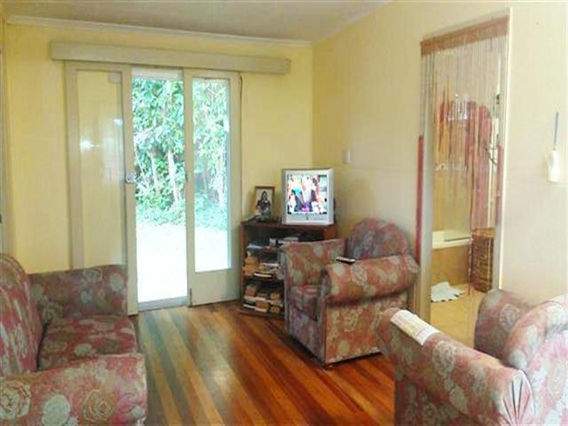 11 Endeavour Avenue, Mission Beach QLD 4852