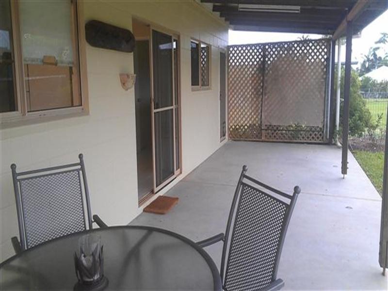 8 Lindquist Close, Mission Beach QLD 4852