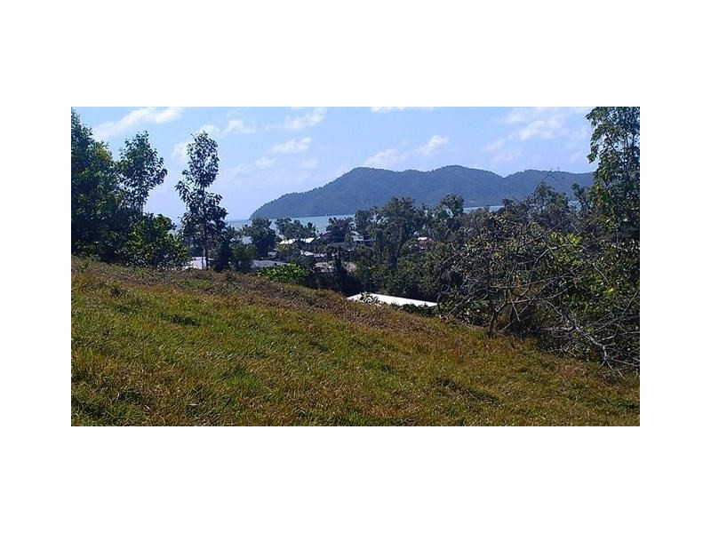 5 The Boulevard, South Mission QLD 4852