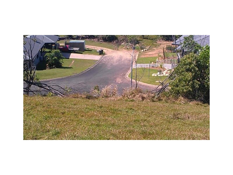 5 The Boulevard, South Mission QLD 4852