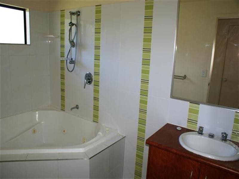 9 Oceanview Drive, Mission Beach QLD 4852