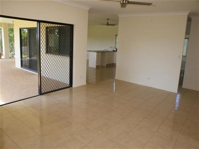 9 Oceanview Drive, Mission Beach QLD 4852