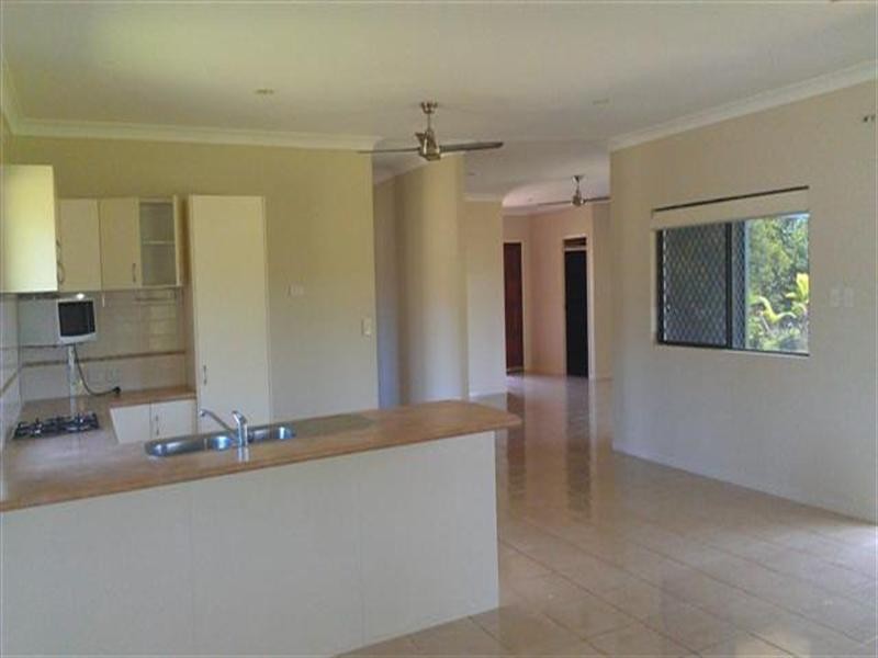 9 Oceanview Drive, Mission Beach QLD 4852