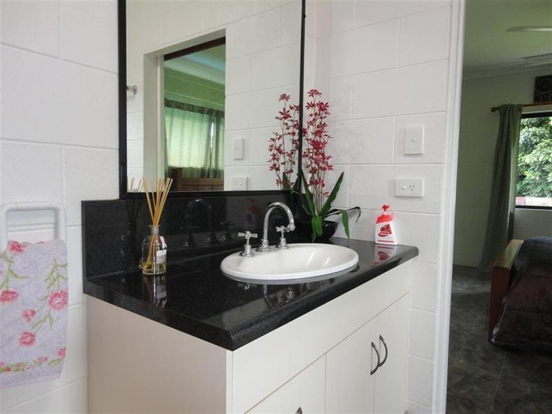 7 HENRY Street, Silkwood QLD 4856