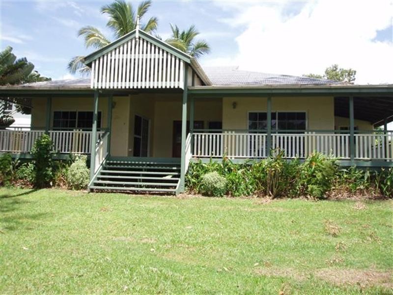 100 Kennedy Esplanade, South Mission QLD 4852
