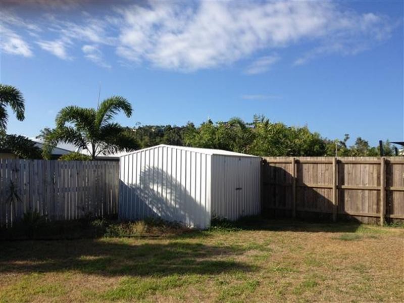 42 Midshipman Street, South Mission QLD 4852