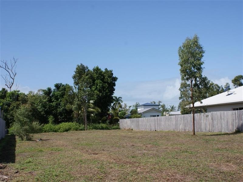 3 Spinnaker Street, South Mission QLD 4852