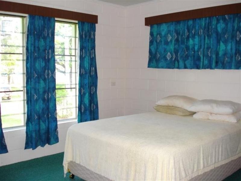 136 Kennedy Esplanade, South Mission QLD 4852