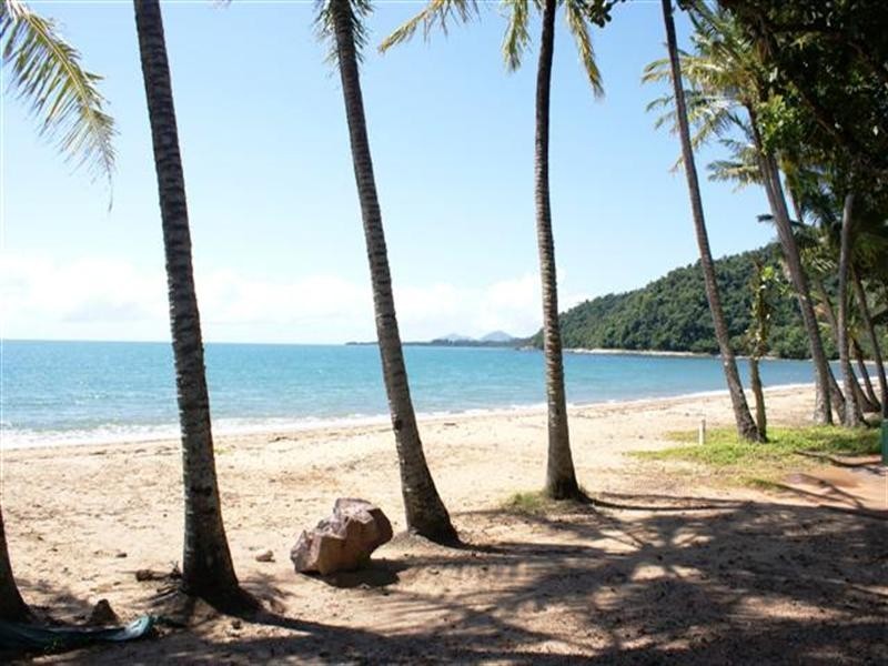 42 Bingil Bay Road, Bingil Bay QLD 4852