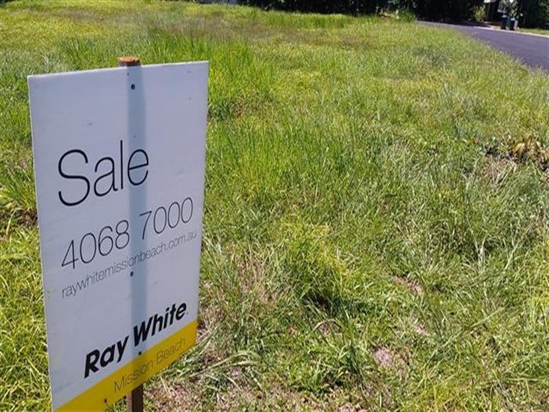 15 Kent Close, Mission Beach QLD 4852