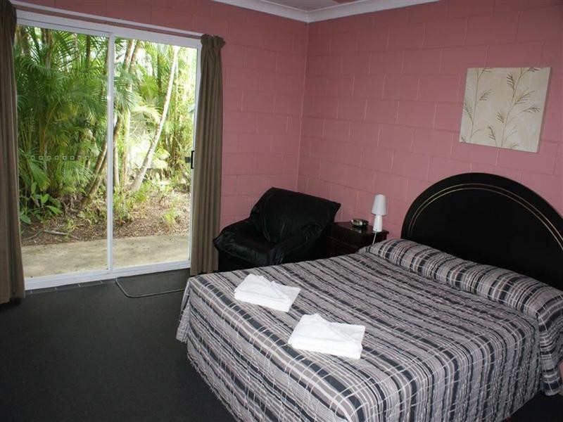 59374 Bruce Highway, Tully QLD 4854