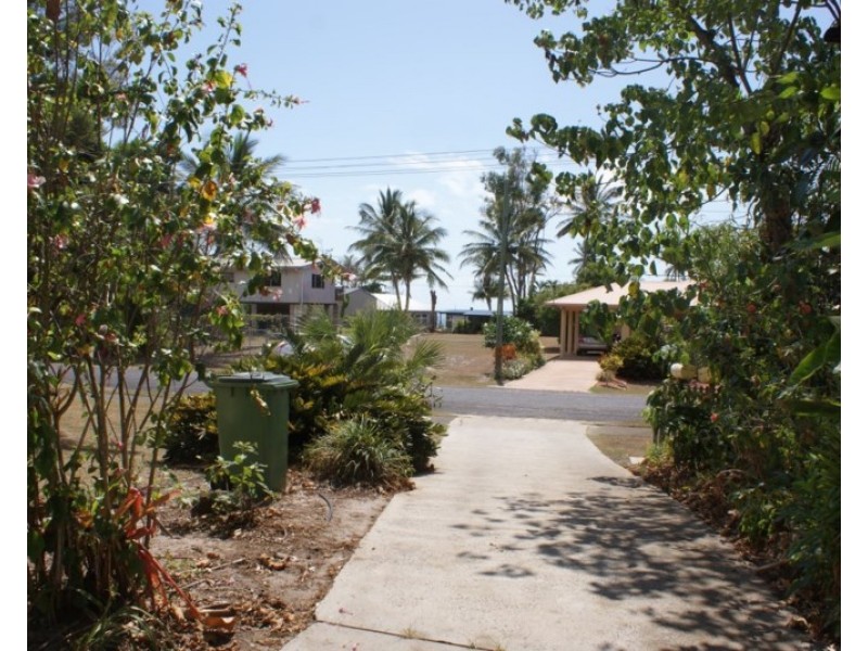 13 McNamara Street, Wongaling Beach QLD 4852