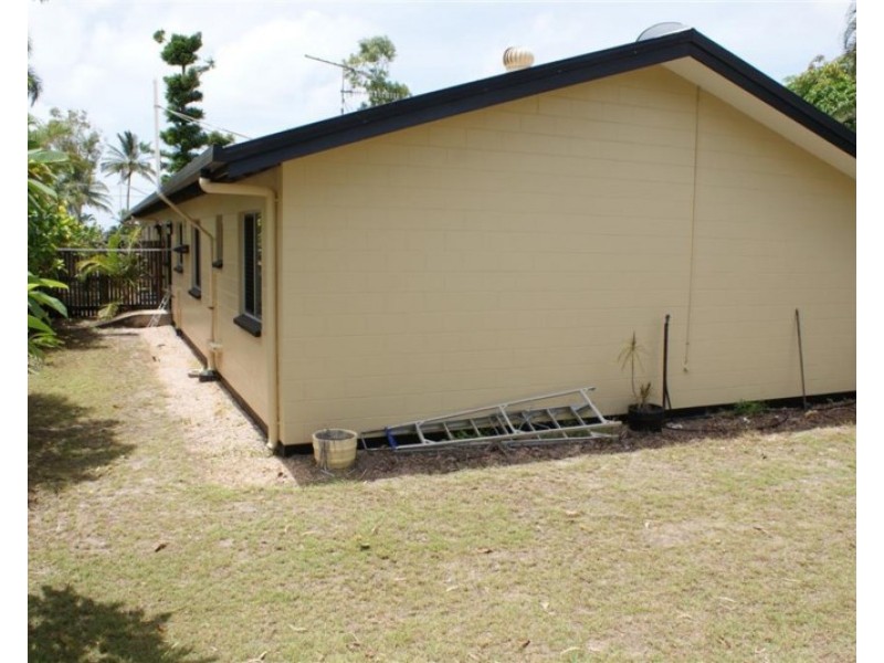 13 McNamara Street, Wongaling Beach QLD 4852