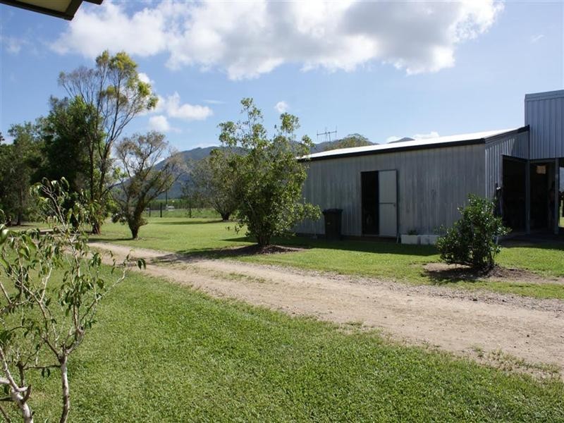 447 Bulgun Road, Tully QLD 4854