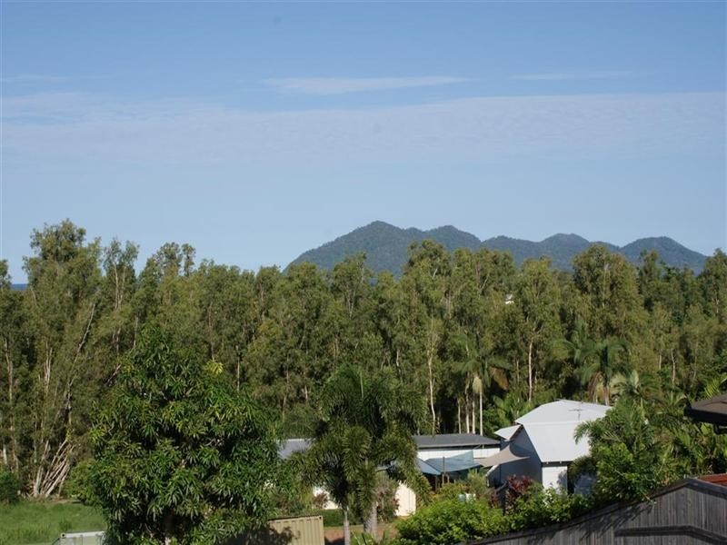 7 Dunkalli Crescent, Wongaling Beach QLD 4852