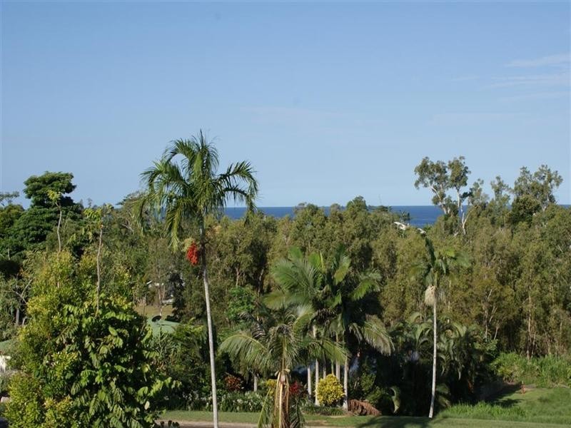 7 Dunkalli Crescent, Wongaling Beach QLD 4852