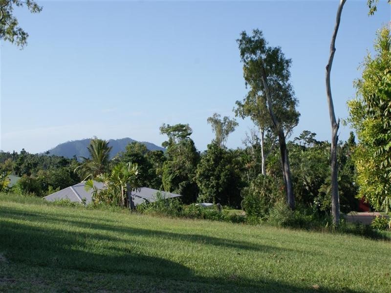 7 Dunkalli Crescent, Wongaling Beach QLD 4852