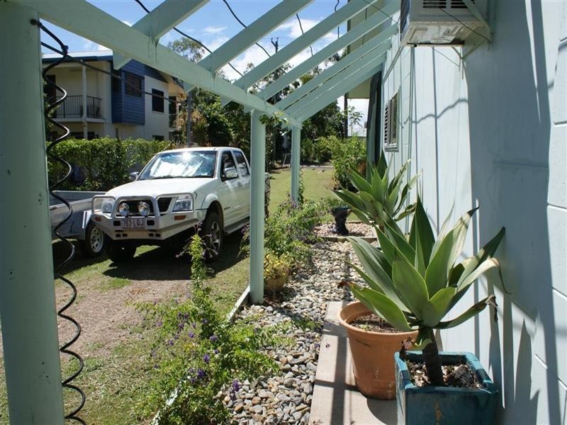 23 Seafarer Street, South Mission QLD 4852