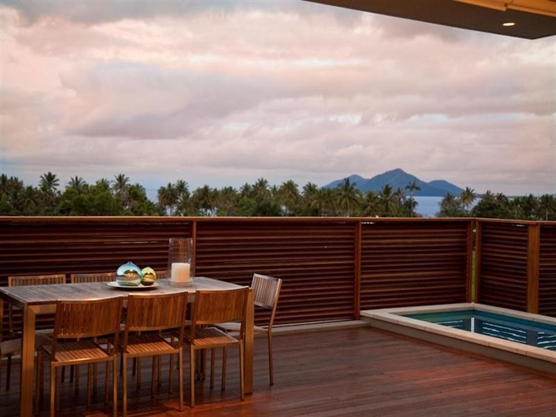 4/2 Coonanglebah Close, Mission Beach QLD 4852