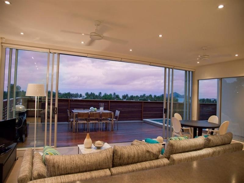 4/2 Coonanglebah Close, Mission Beach QLD 4852