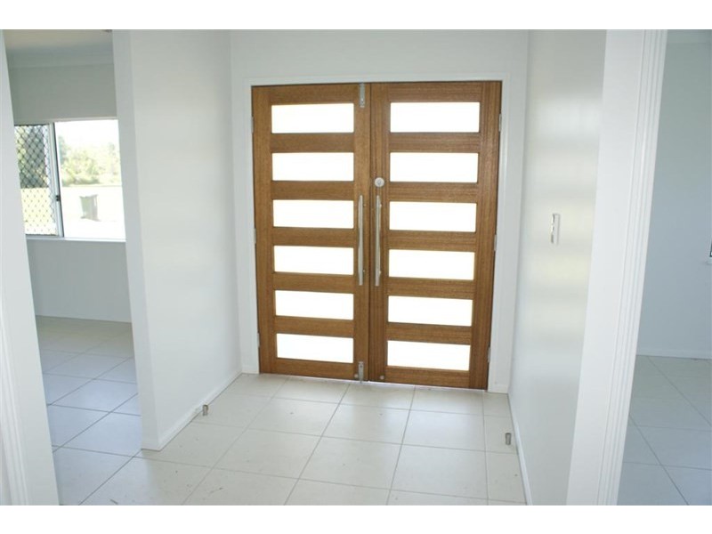 13 Dalgleish Street, Kurrimine Beach QLD 4871