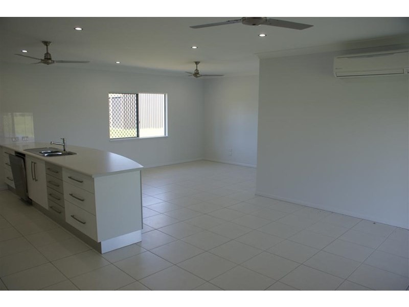 13 Dalgleish Street, Kurrimine Beach QLD 4871